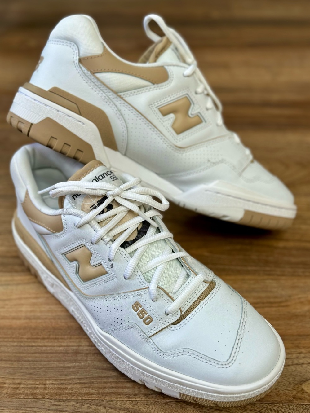 New Balance 550 Women’s 10 White Beige Leather Sneakers